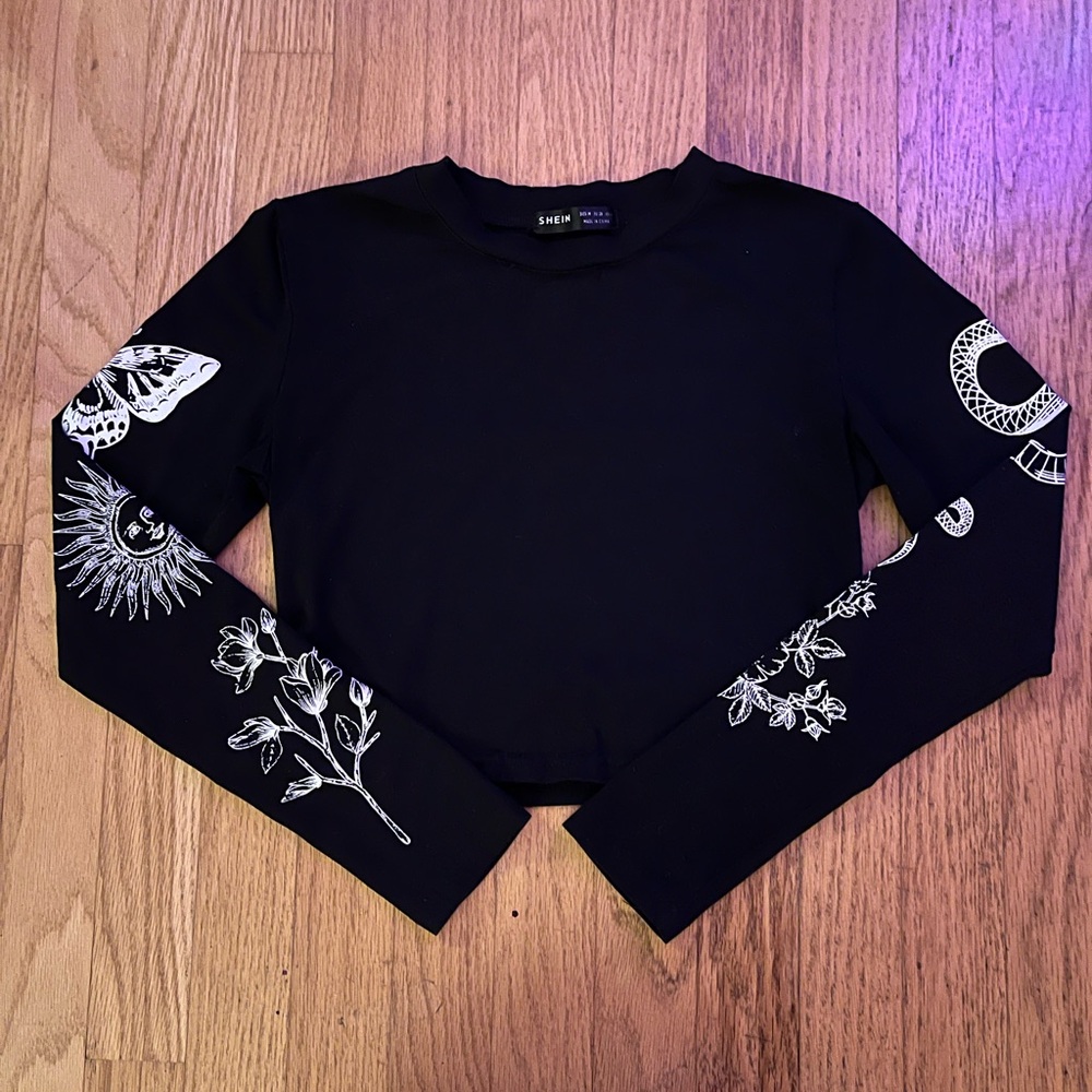 SHEIN Black Crop Top with White Graphic Sleeves